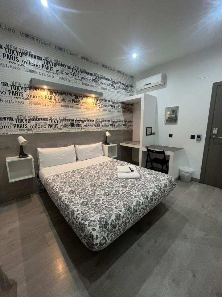 Hostal Abril Madryt Zewnętrze zdjęcie